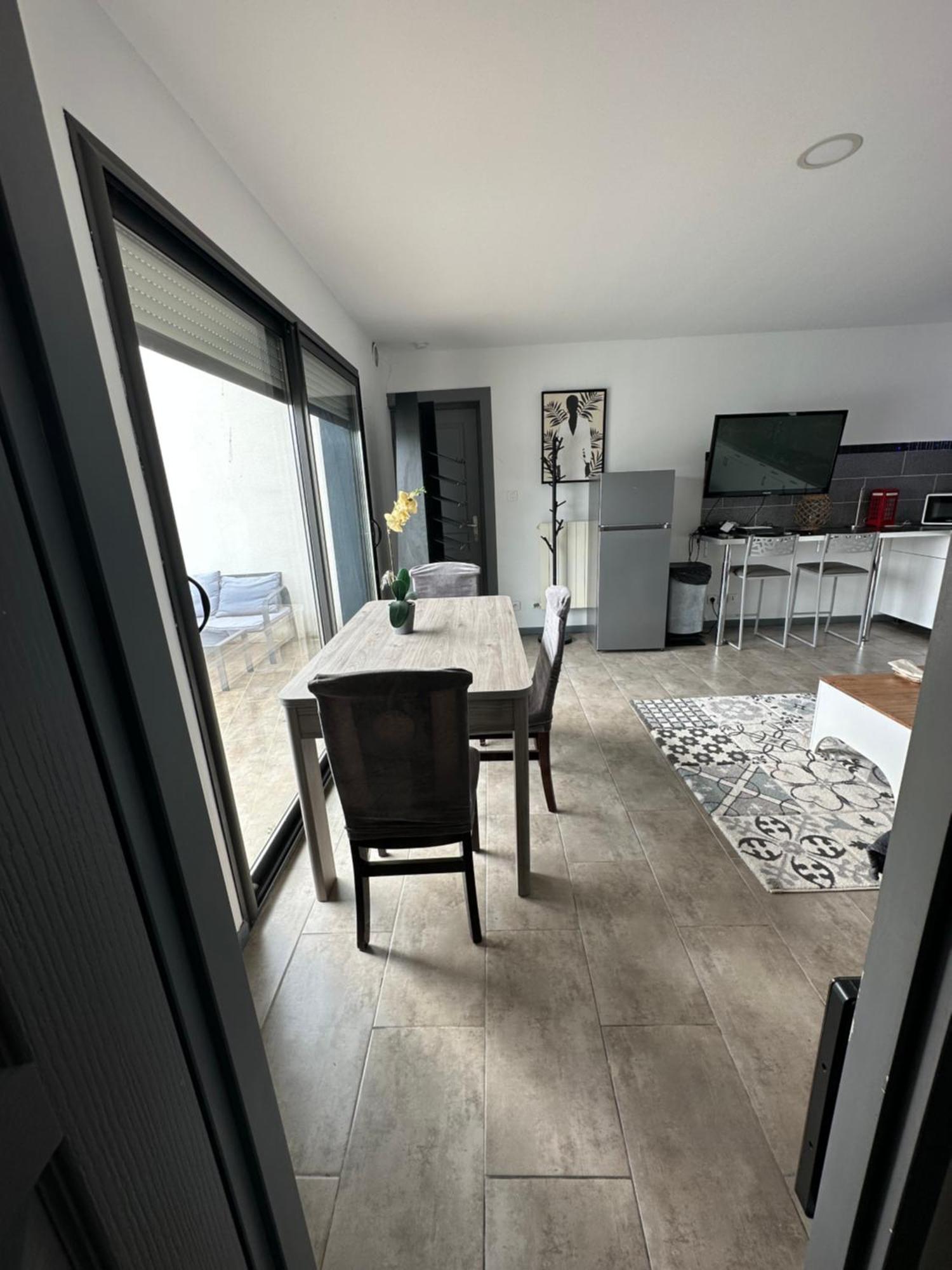 Superbe Appartement Avec Piscine Et Spa Privatif Villeneuve-lès-Béziers 外观 照片