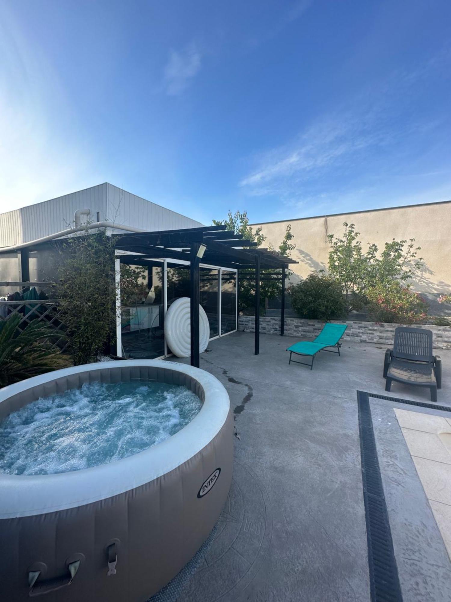 Superbe Appartement Avec Piscine Et Spa Privatif Villeneuve-lès-Béziers 外观 照片